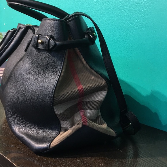 Burberry Bag - Picture 3 of 8